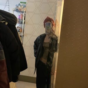 Meet your Posher, Emi